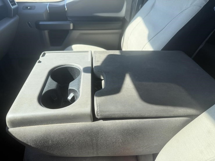 2020-ford-f150-image-40