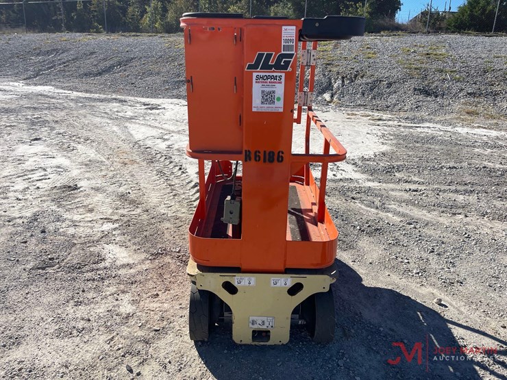 2015-jlg-1230es-image-8