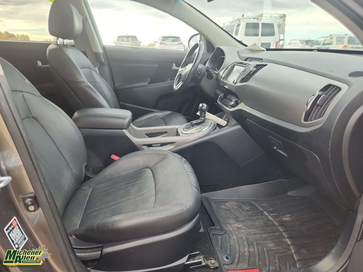 2014-kia-sportage-image-35