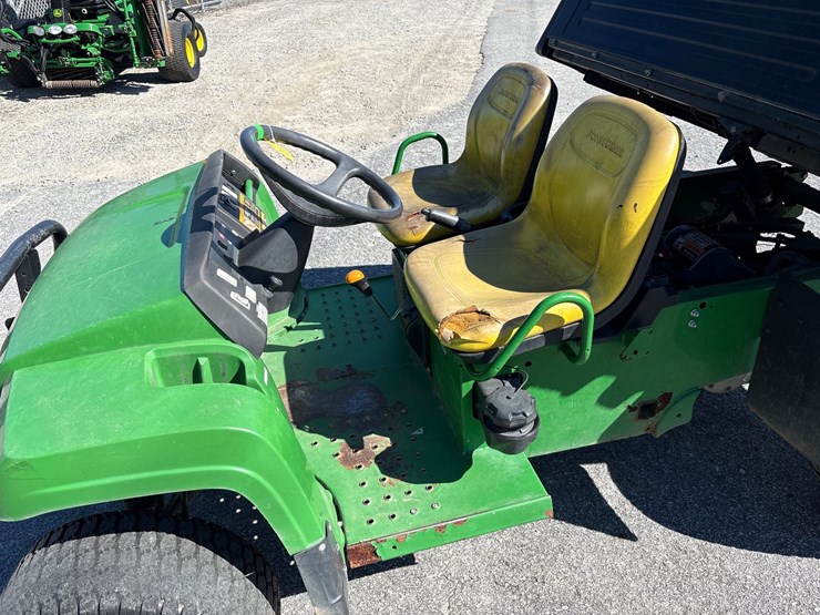 john-deere-turf-gator-image-4