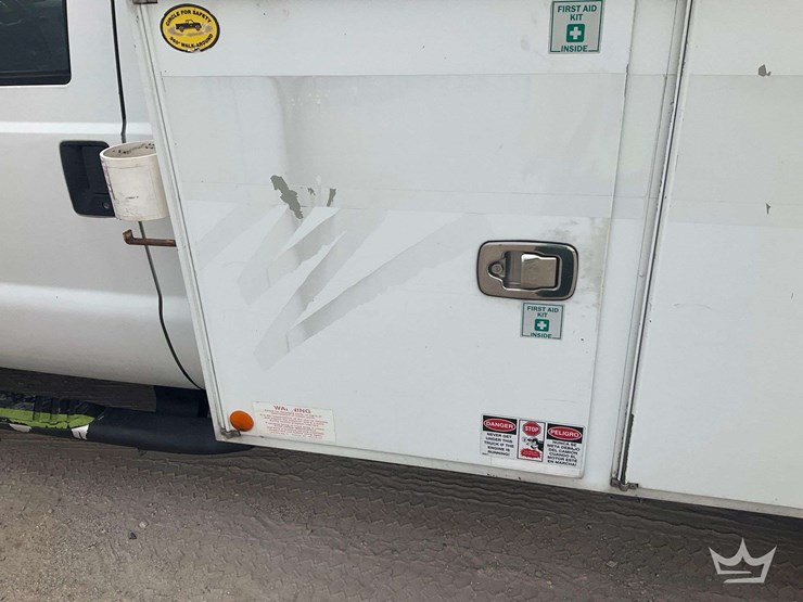 2014-ford-f550-image-33
