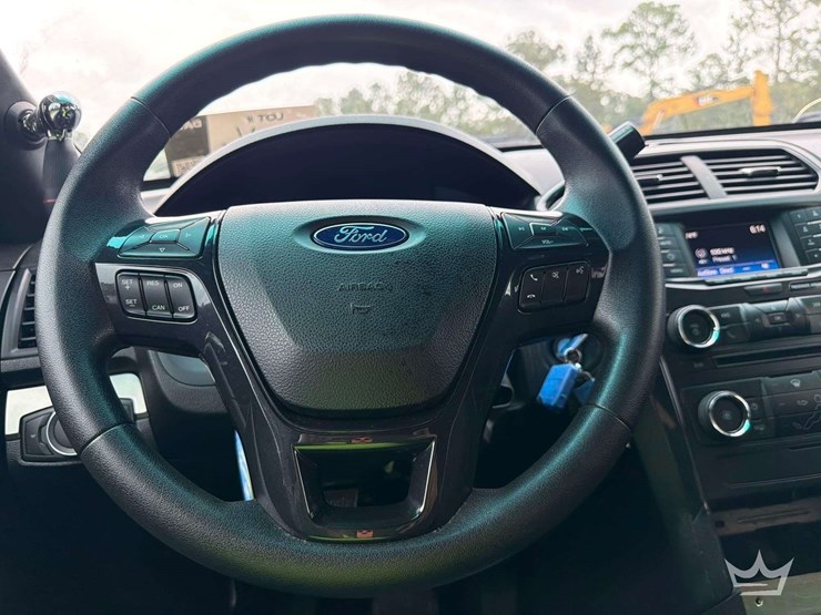 2017-ford-explorer-image-14