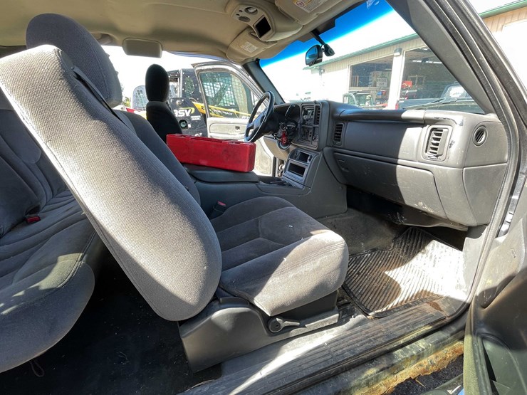 2004-gmc-2500hd-image-64