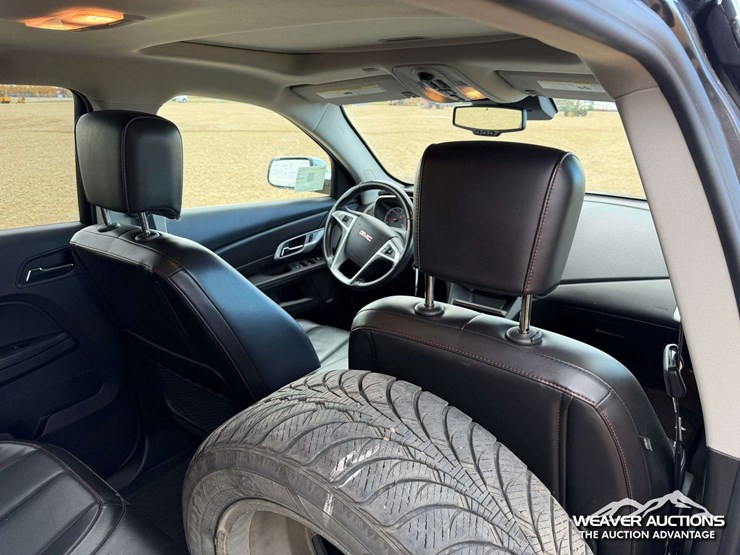 2017-gmc-terrain-slt-image-28