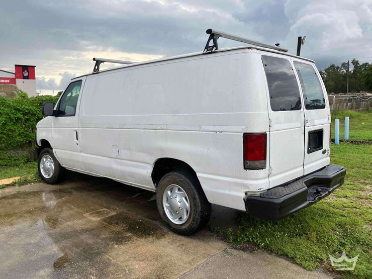 2008-ford-cargo-image-4