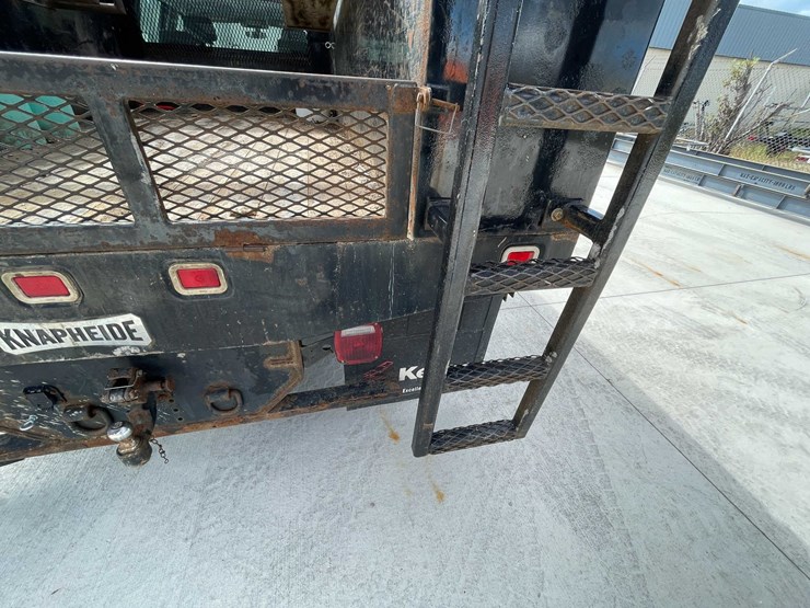 2018-chevrolet-3500-image-36