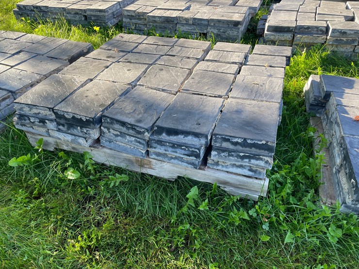 #3179-•-(3)-pallets-of-decorative-pavers-image-5