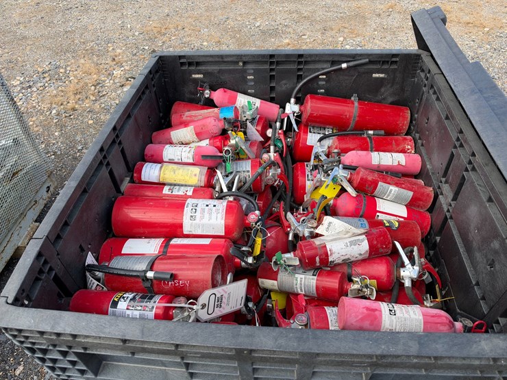 #7502-•-fire-extinguishers-image-6