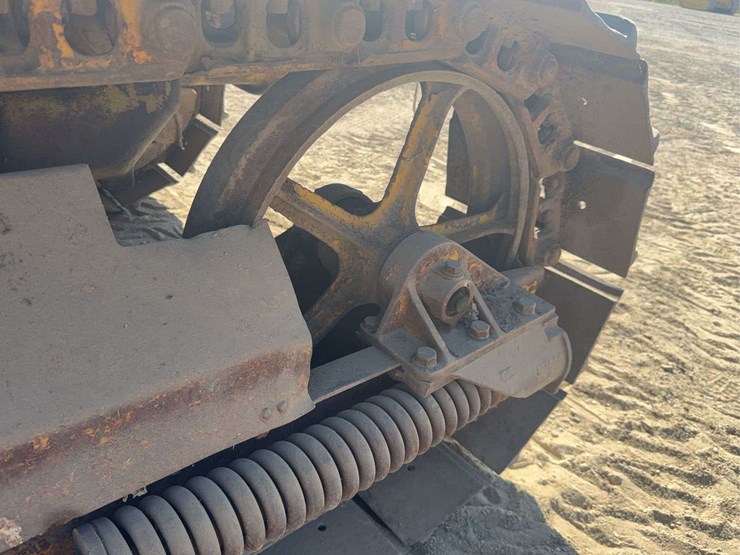 caterpillar-28-image-19