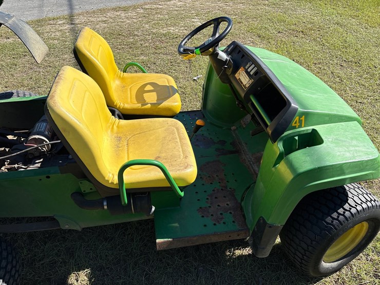 john-deere-gator-image-9