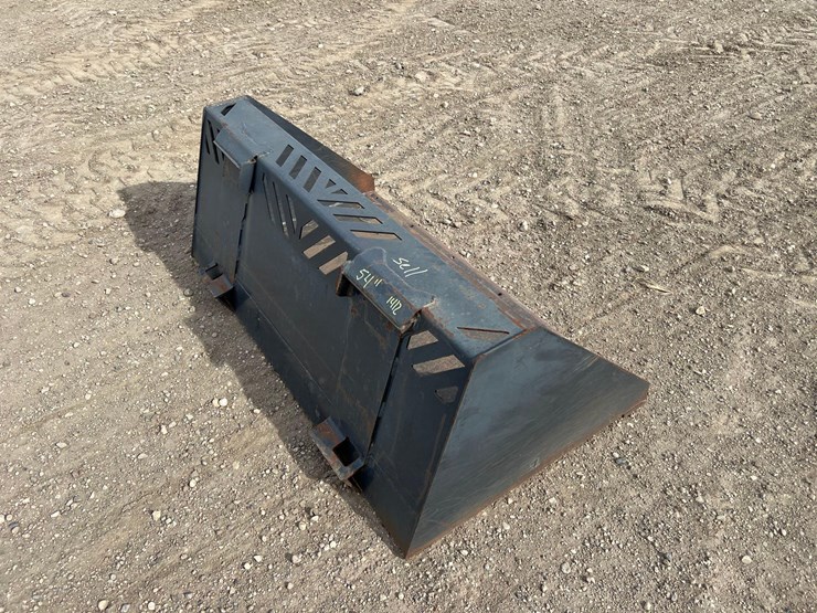 mini-skid-steer-bucket-image-4
