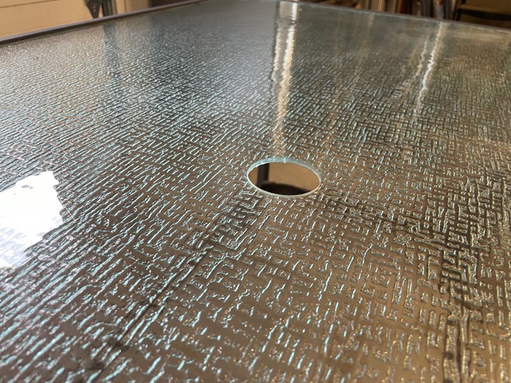 #3162-•-glass-top-patio-table-image-4