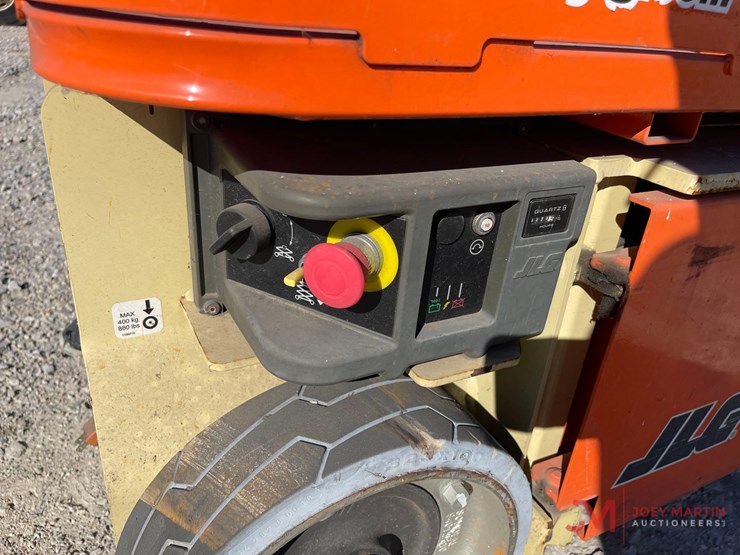2015-jlg-1230es-image-13