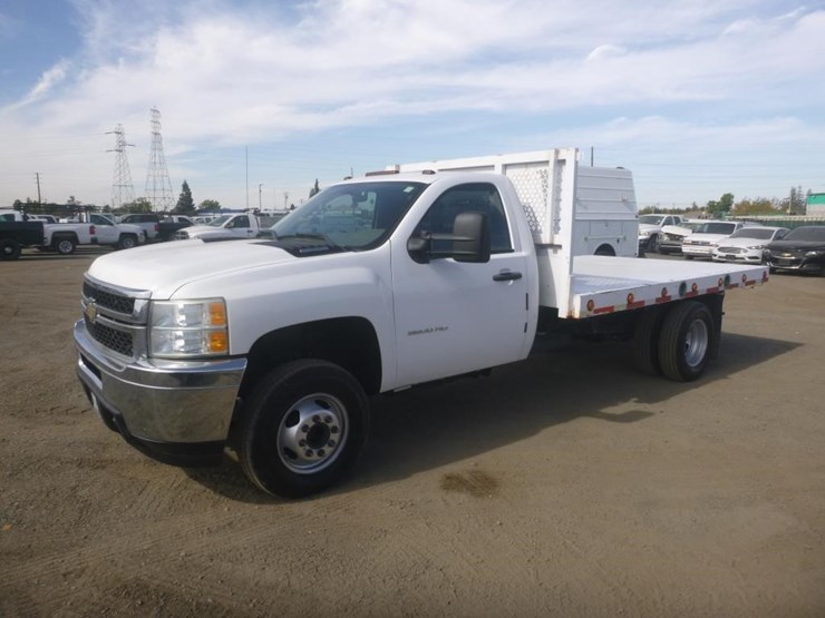 2011-chevrolet-3500-image-1