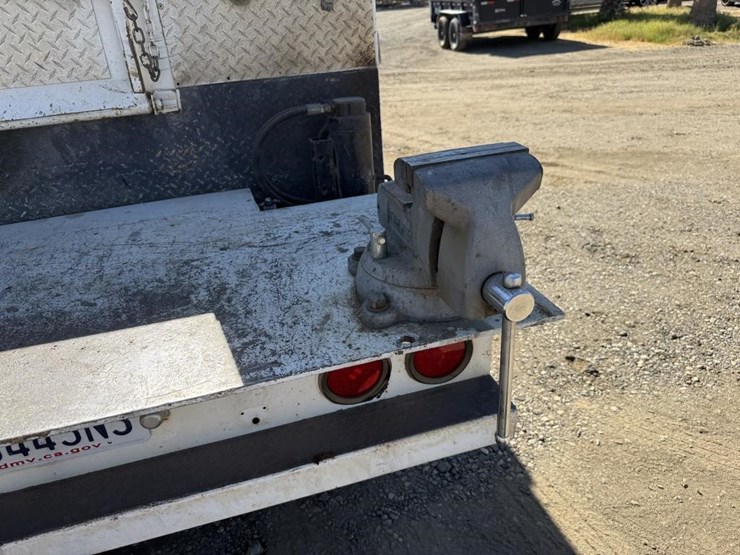 2016-freightliner-mechanics-truck-image-38