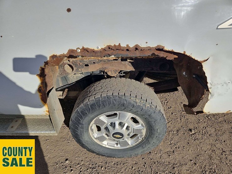 2011-chevrolet-silverado-2500hd-image-10