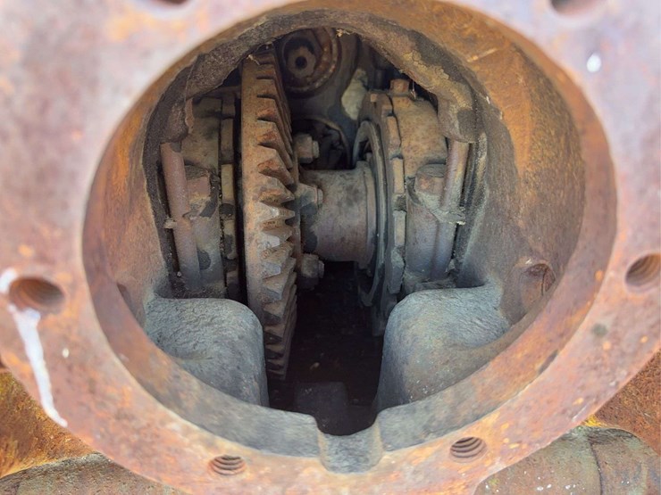 caterpillar-thirty-image-9