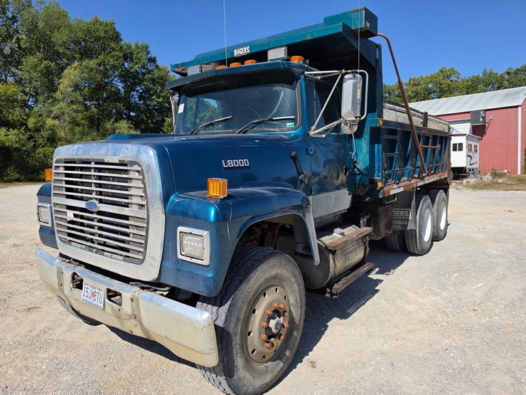 1996-ford-lt8000-image-1