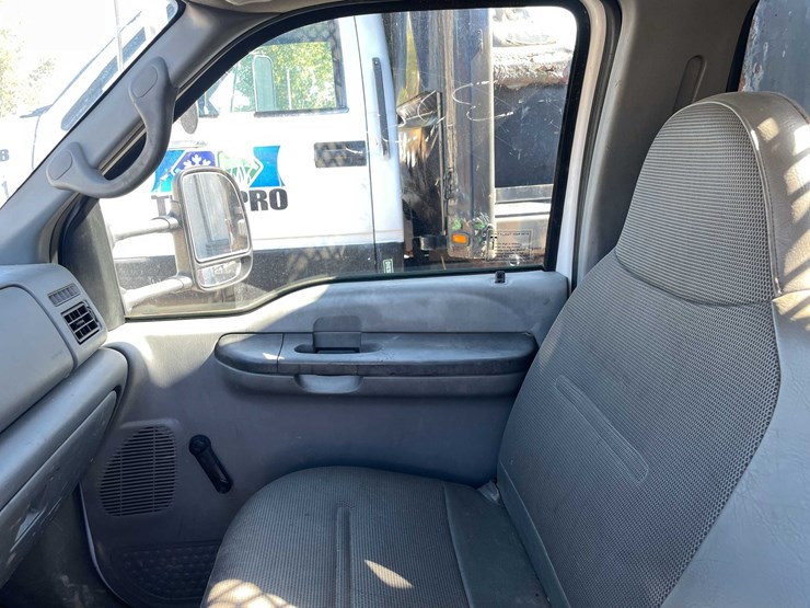 2002-ford-f450-image-15