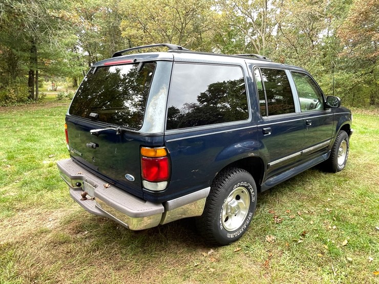 1997-ford-explorer-xlt-image-5
