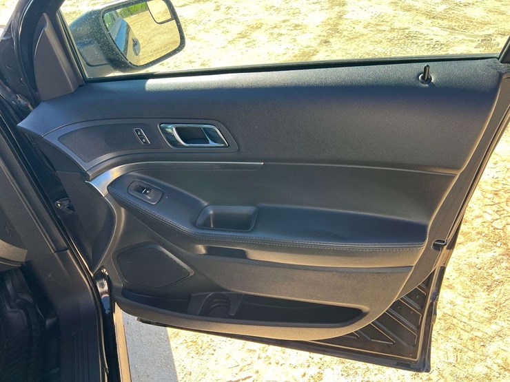 2015-ford-explorer-image-20