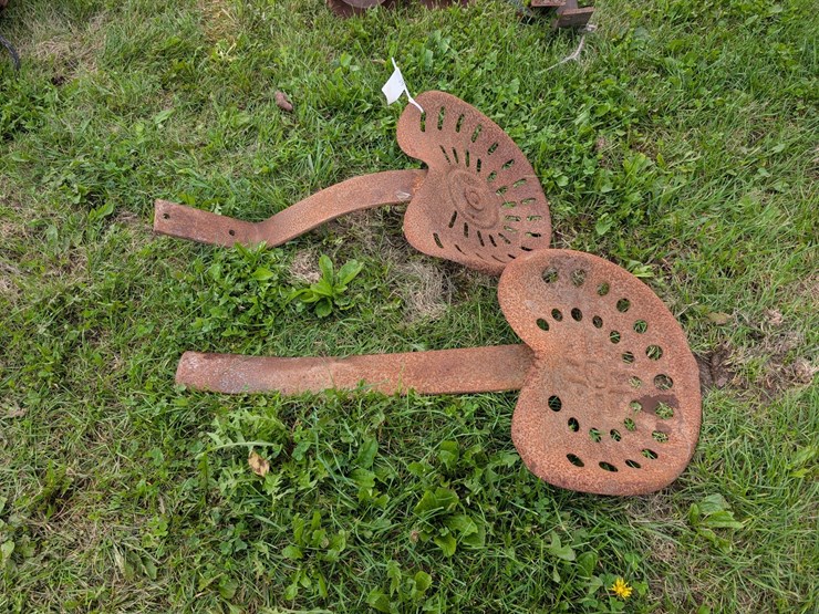 #4055-•-vintage-metal-tractor-seats-image-3