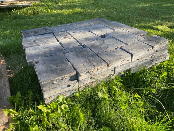 #3179-•-(3)-pallets-of-decorative-pavers-image-10