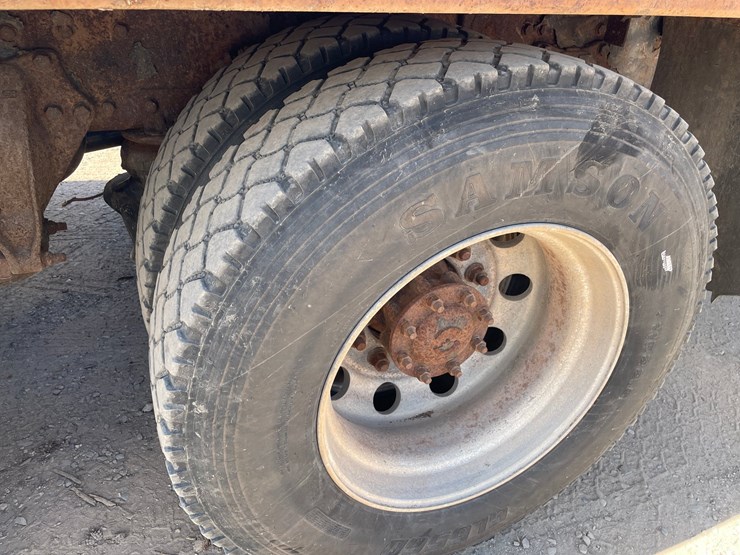2015-western-star-4900sb-image-45