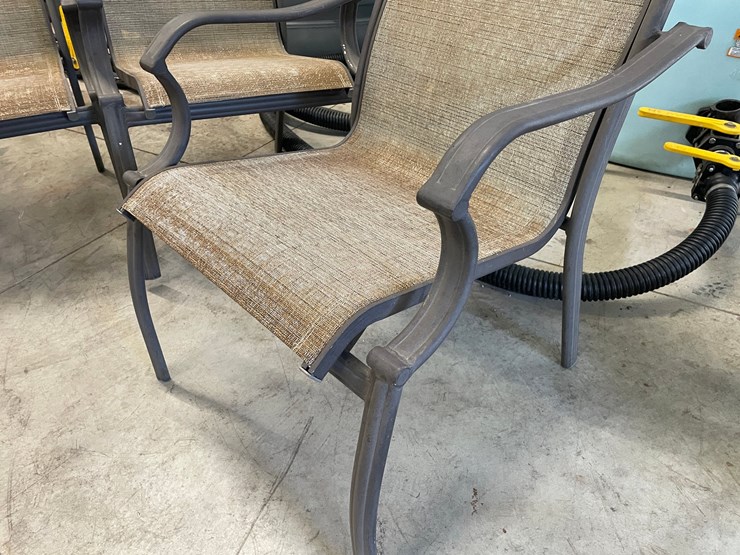 #3159-•-(4)-patio-chairs-image-3