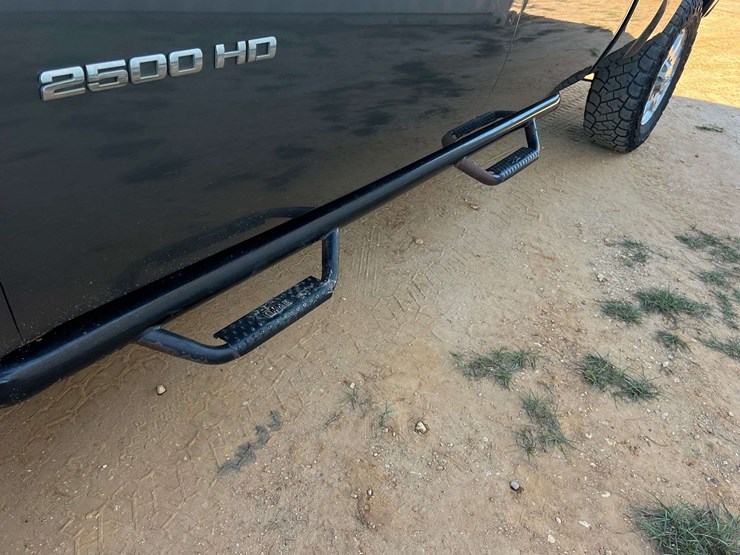 2011-chevrolet-silverado-2500hd-ltz-image-40