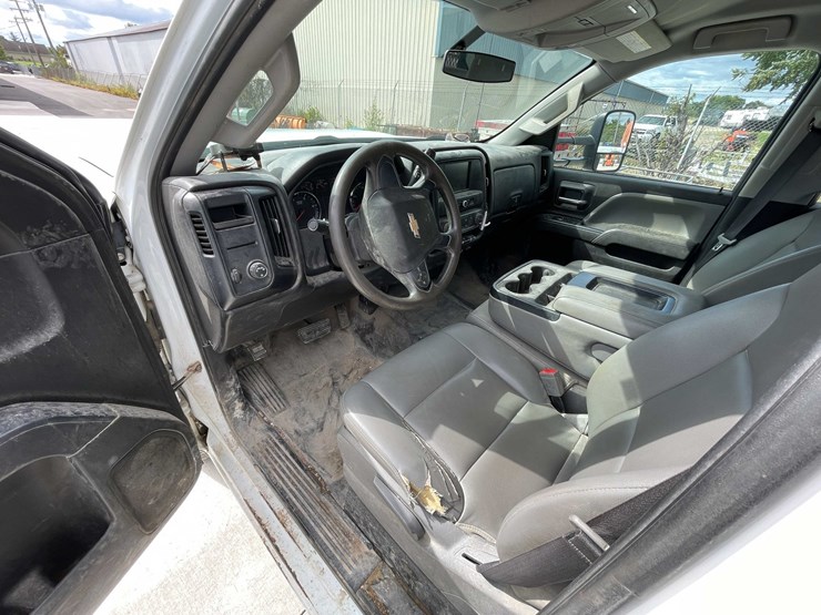 2018-chevrolet-3500-image-72