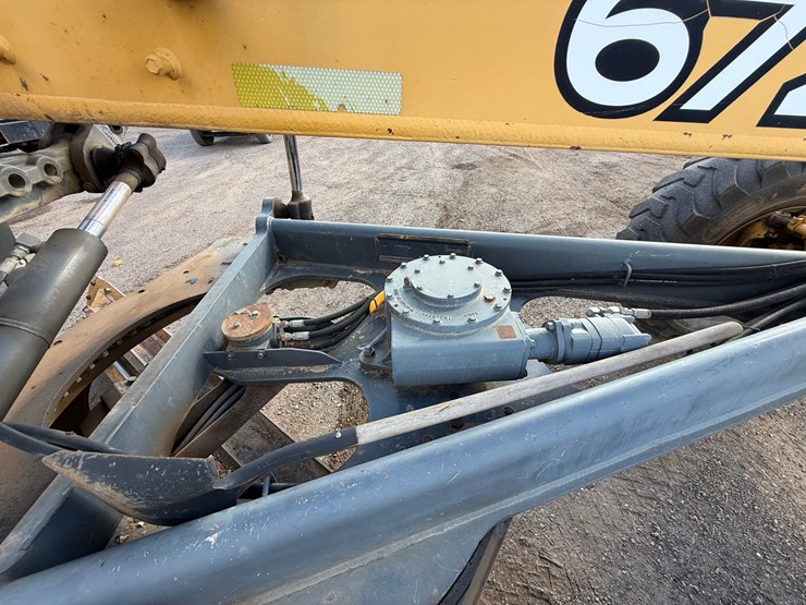 deere-672d-image-40