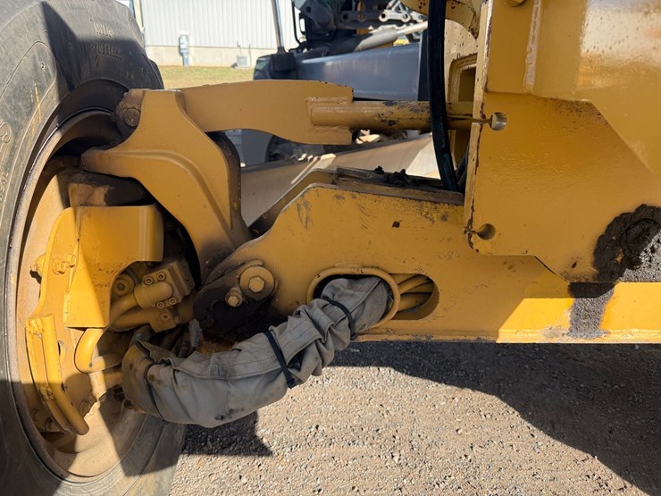 deere-672d-image-19
