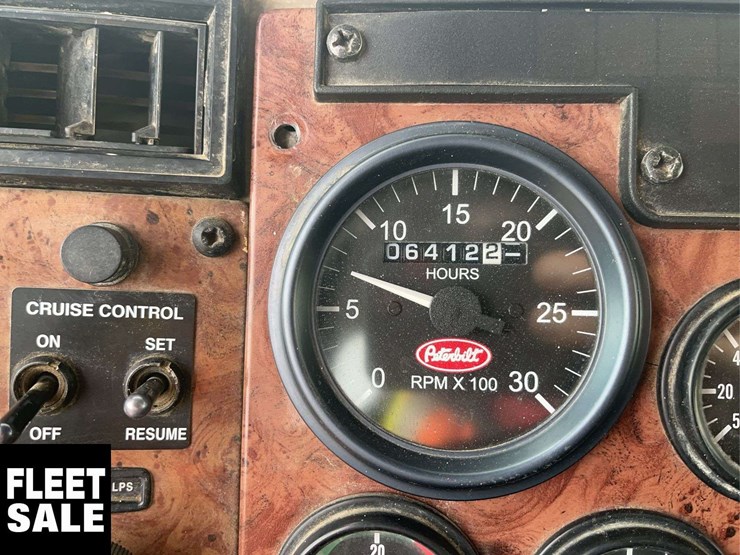 2007-peterbilt-335-image-21