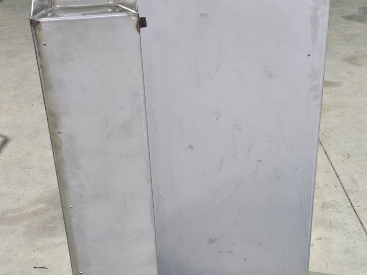 stainless-steel-fuel-tank-image-3