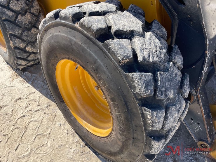 2023-deere-332g-image-9