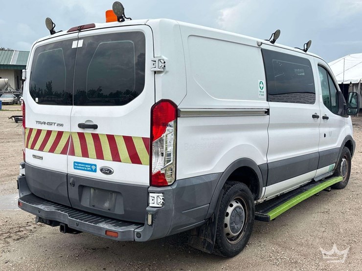 2016-ford-transit-image-3