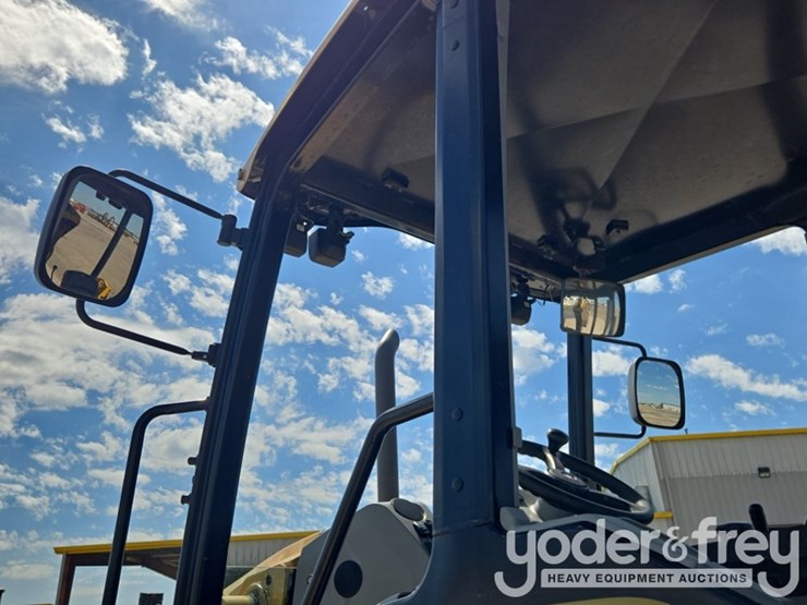2023-caterpillar-416-image-52
