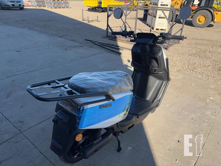 2026-sdlanch-irmoto-two-wheeled-electic-scooter-11048-image-7