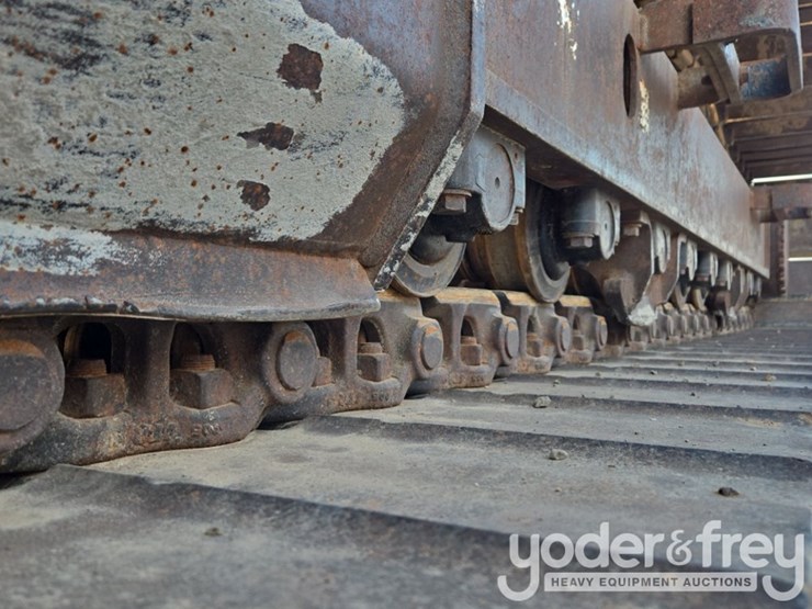 komatsu-pc210-image-12