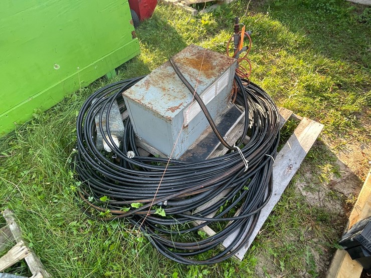 #3213-•-caged-electric-motor-with-pump-and-hose-image-3