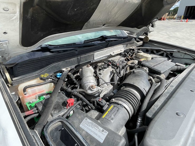 2018-chevrolet-3500-image-81