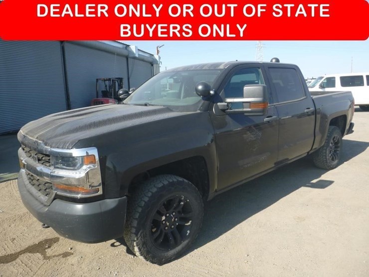 2018-chevrolet-1500-image-1