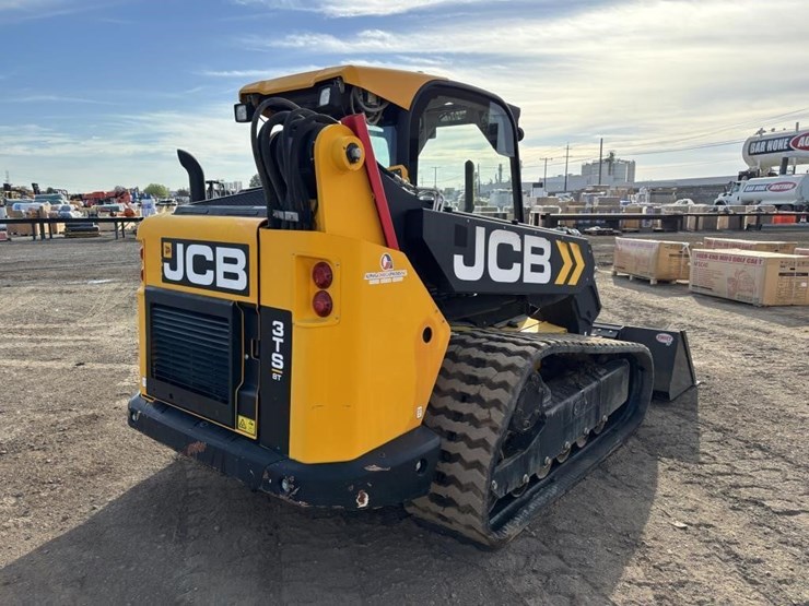 2021-jcb-3ts-8t-image-3