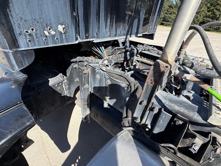 #1728-•-2012-kenworth-day-cab-truck-tractor-image-34