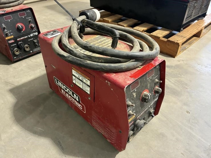 lincoln-electric-v276-inverter-welder-image-2