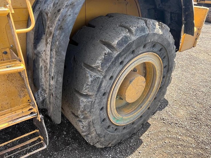 caterpillar-914m-image-8