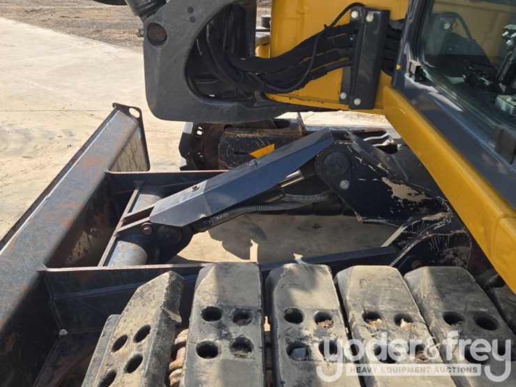 2020-deere-85g-image-31