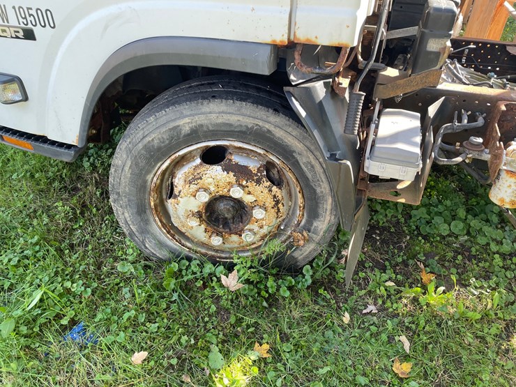 isuzu-nqr-image-5