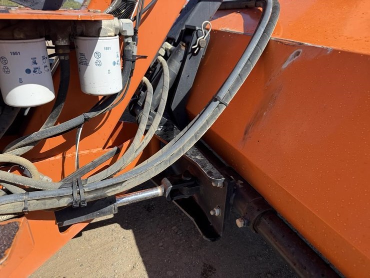 lay-mor-sm-300-3-wheel-broom-image-17